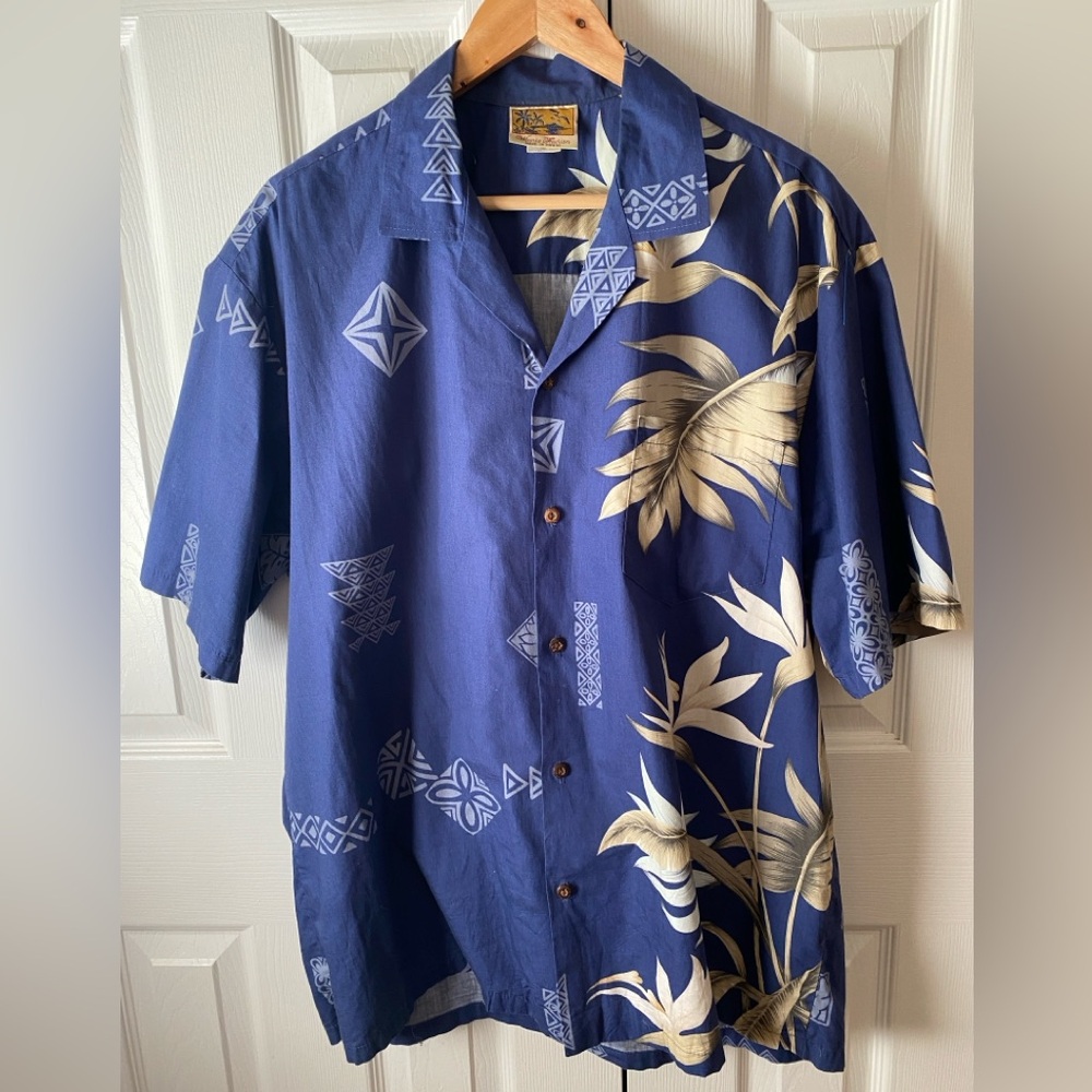 VINTAGE Winnie Fashion Blue Abstract and Botanical Print Button Up Camp Shirt XL